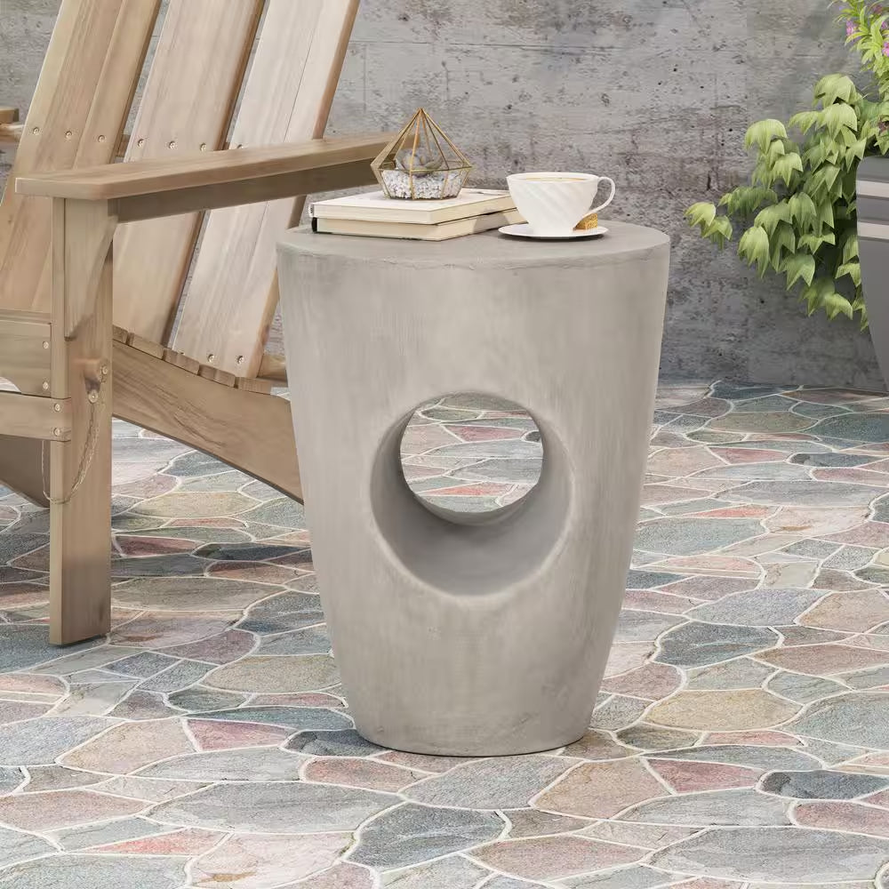 Sirius 14.5 In. X 18.5 In. Concrete round Concrete Outdoor Patio End Table